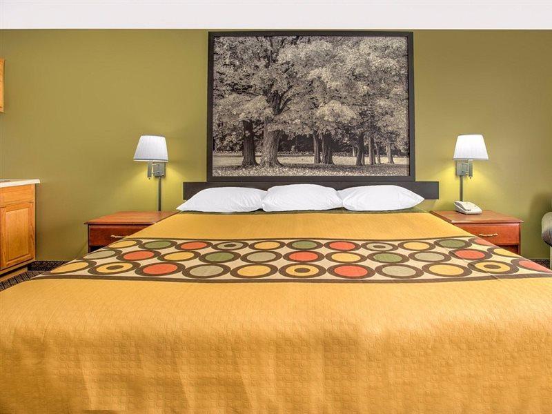 Super 8 By Wyndham Galva Hotel Bagian luar foto